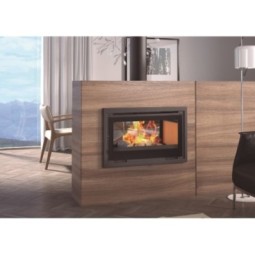 Calor y versatilidad en ambos lados: Insertable de leña doble cara con turbinas FM IT-102 K. Descúbrelo en estufasmansele.es.